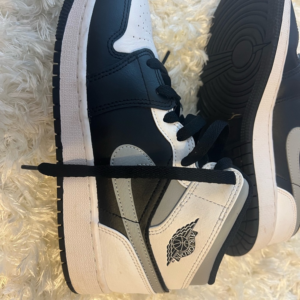 jordan 1 mid